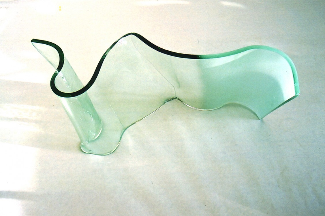 <h1><a href='/medlemmar/kerstin-berggren'>Kerstin Berggren</a></h1><h4>"vågen vänder",  böjt delvis blästrat glas. HxBx tj. 40x87x1 cm</h4>