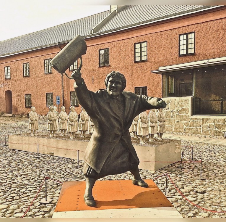 <h1><a href='/medlemmar/susanna-arwin'>Susanna Arwin</a></h1><h4>med handväskan som vapen</h4>